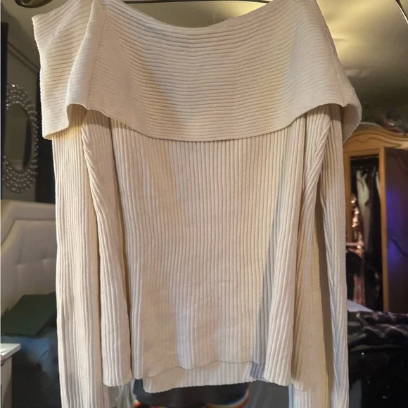 Banana republic off shoulder, extra large cream, long sleeve sweater . NWT - Picture 2 of 8